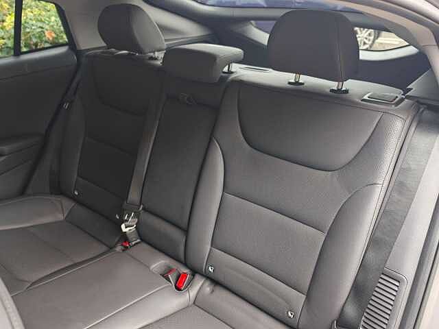 Hyundai IONIQ 1.6 GDi Plug-in Hybrid Premium SE 5dr DCT
