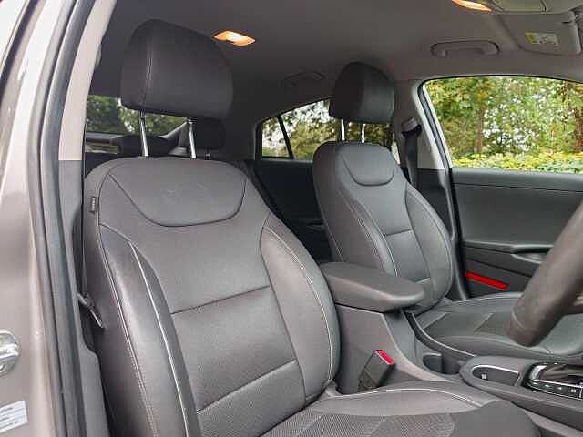 Hyundai IONIQ 1.6 GDi Plug-in Hybrid Premium SE 5dr DCT