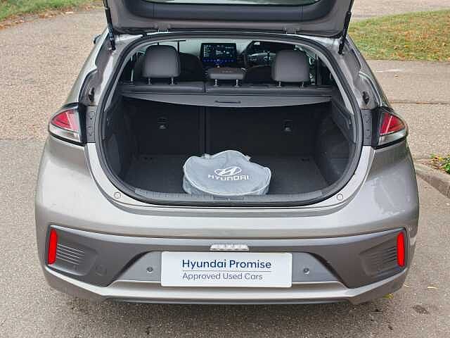 Hyundai IONIQ 1.6 GDi Plug-in Hybrid Premium SE 5dr DCT