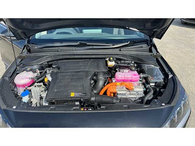 Hyundai IONIQ 1.6 GDi Hybrid Premium SE 5dr DCT Black