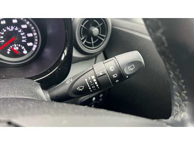 Hyundai I10 1.0 MPi SE Connect 5dr Red