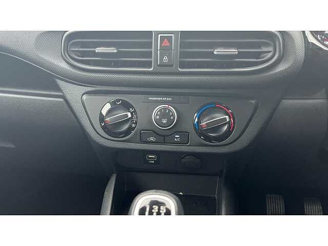 Hyundai I10 1.0 MPi SE Connect 5dr Red