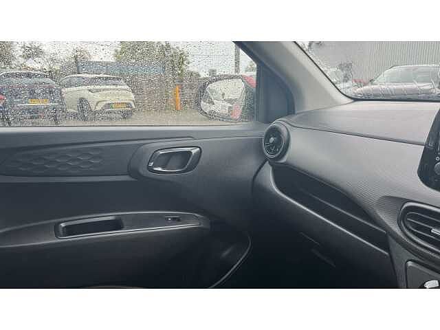 Hyundai I10 1.0 MPi SE Connect 5dr Red