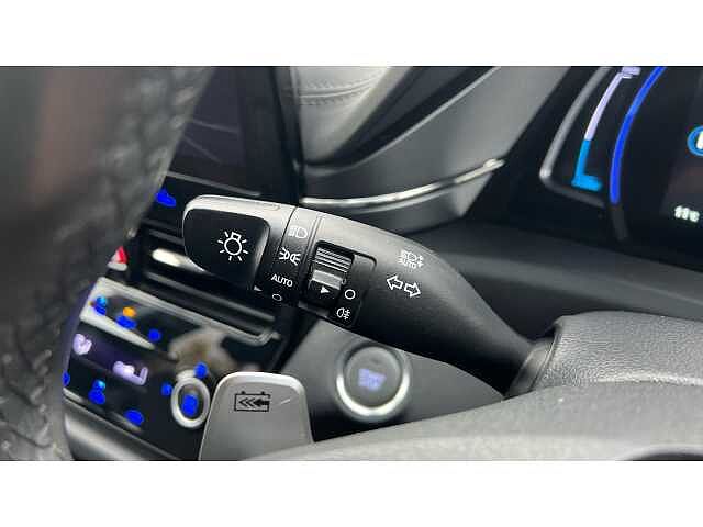 Hyundai IONIQ 100kW Premium SE 38kWh 5dr Auto Red