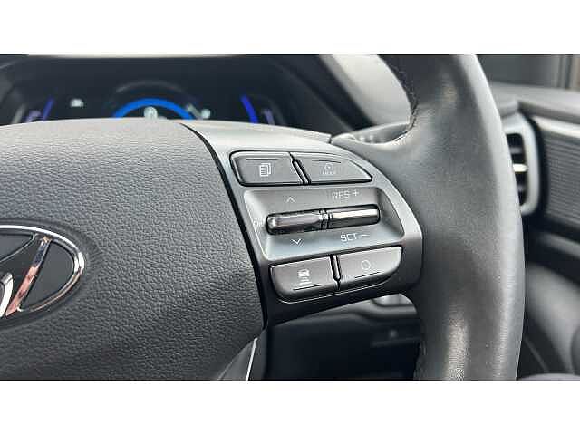 Hyundai IONIQ 100kW Premium SE 38kWh 5dr Auto Red