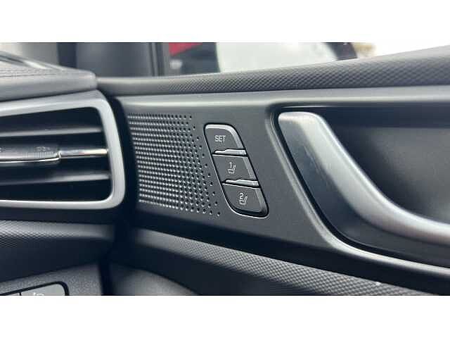 Hyundai IONIQ 100kW Premium SE 38kWh 5dr Auto Red