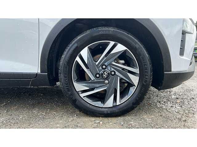 Hyundai BAYON 1.0 TGDi 48V MHEV SE Connect 5dr DCT White