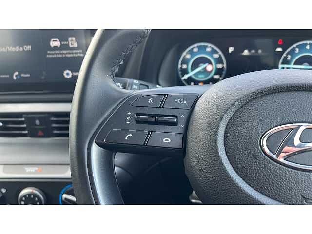 Hyundai BAYON 1.0 TGDi 48V MHEV SE Connect 5dr DCT White