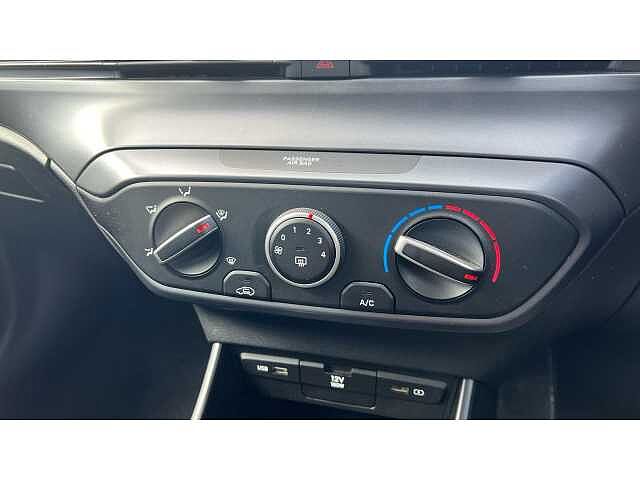 Hyundai BAYON 1.0 TGDi 48V MHEV SE Connect 5dr DCT White