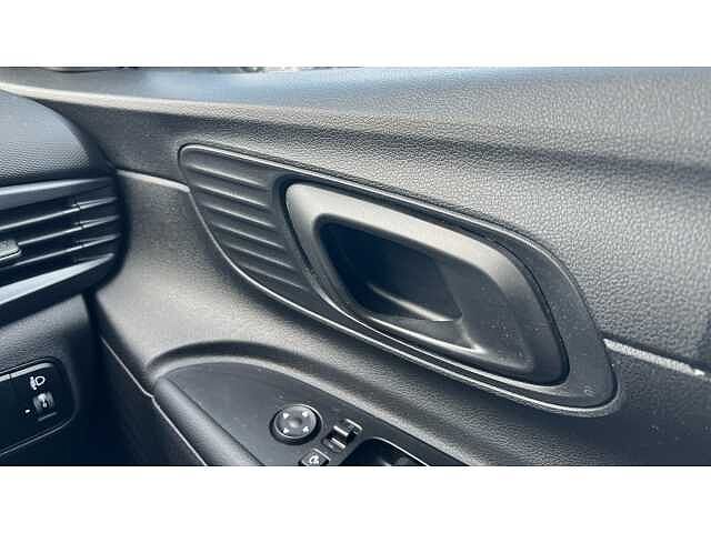 Hyundai BAYON 1.0 TGDi 48V MHEV SE Connect 5dr DCT White