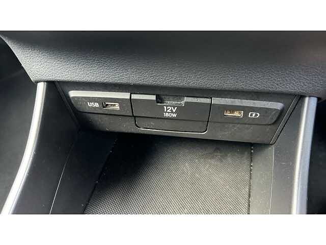 Hyundai BAYON 1.0 TGDi 48V MHEV SE Connect 5dr DCT White