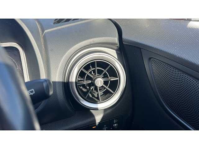 Hyundai KONA 1.6 GDi Hybrid Premium 5dr DCT RED