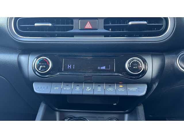 Hyundai KONA 1.6 GDi Hybrid Premium 5dr DCT RED