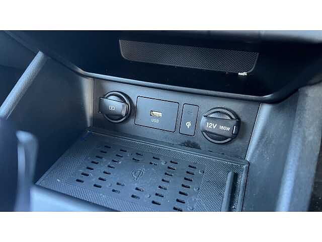 Hyundai KONA 1.6 GDi Hybrid Premium 5dr DCT RED