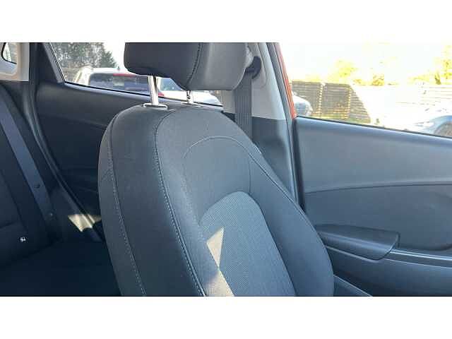 Hyundai KONA 1.6 GDi Hybrid Premium 5dr DCT RED