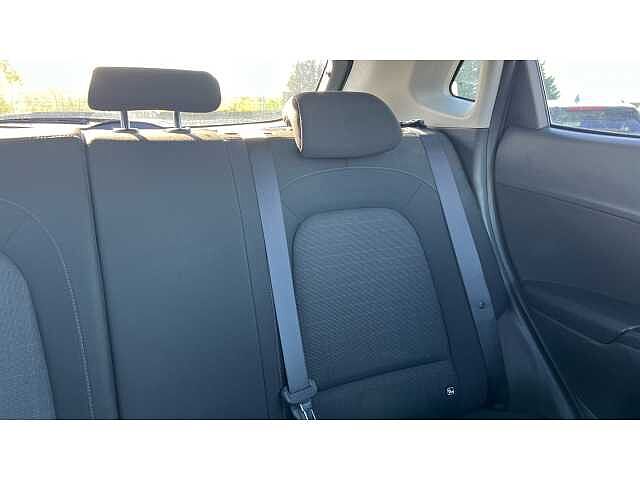 Hyundai KONA 1.6 GDi Hybrid Premium 5dr DCT RED