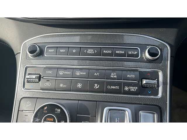 Hyundai Santa Fe SANTA FE 1.6 TGDi Hybrid Ultimate 5dr 4WD Auto