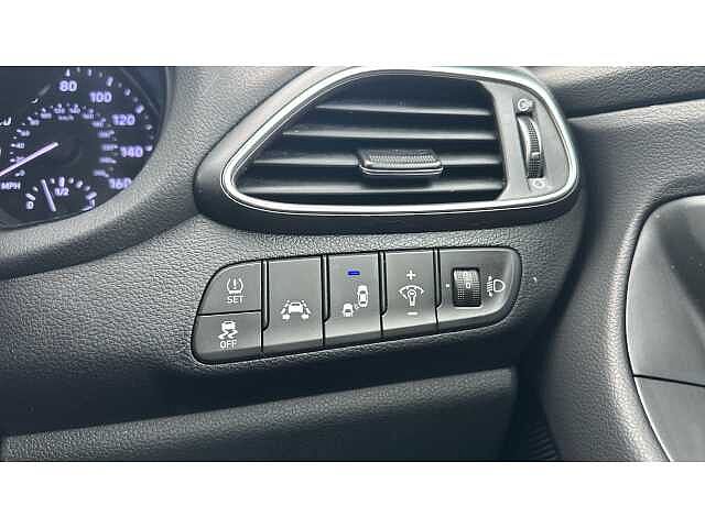 Hyundai i30 I30 1.4T GDI Premium 5dr