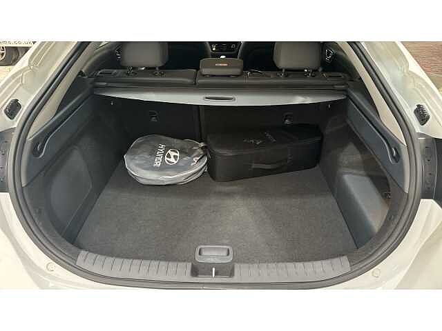 Hyundai Ioniq IONIQ 1.6 GDi Plug-in Hybrid Premium SE 5dr DCT