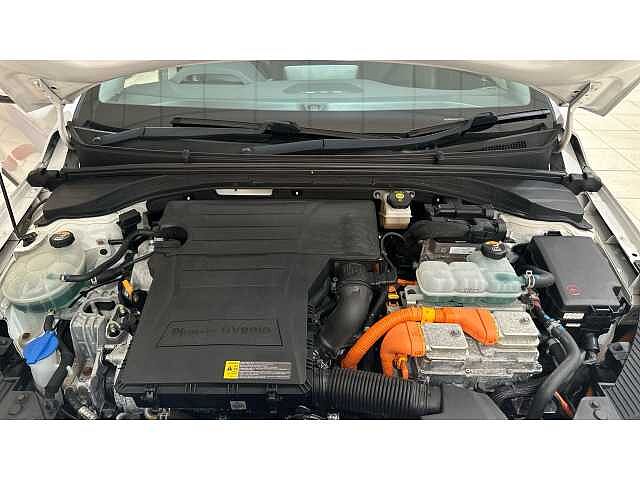 Hyundai Ioniq IONIQ 1.6 GDi Plug-in Hybrid Premium SE 5dr DCT