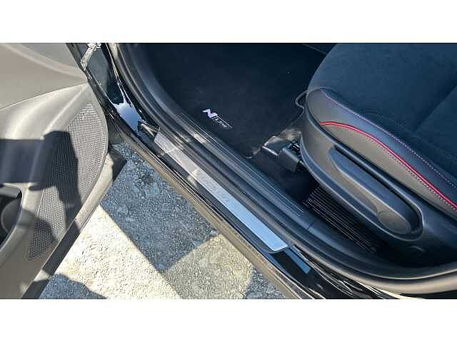 Hyundai TUCSON Tucson 1.6T Hybrid 239ps N Line Edition AU Abyss Black Prl