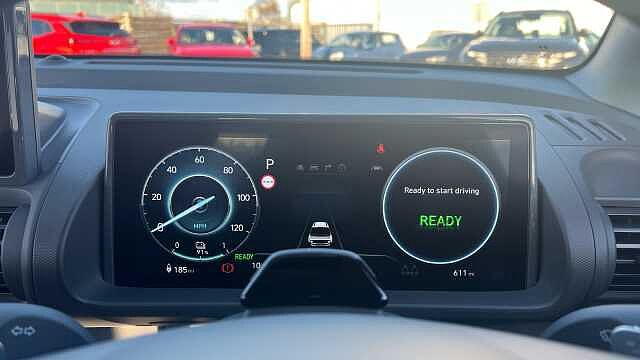 Hyundai INSTER Inster 5Dr HAT 85kW Cross 49kWh Natural Ivory