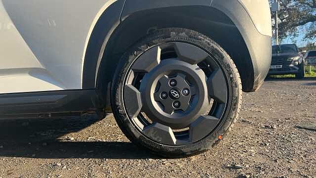 Hyundai INSTER Inster 5Dr HAT 85kW Cross 49kWh Natural Ivory