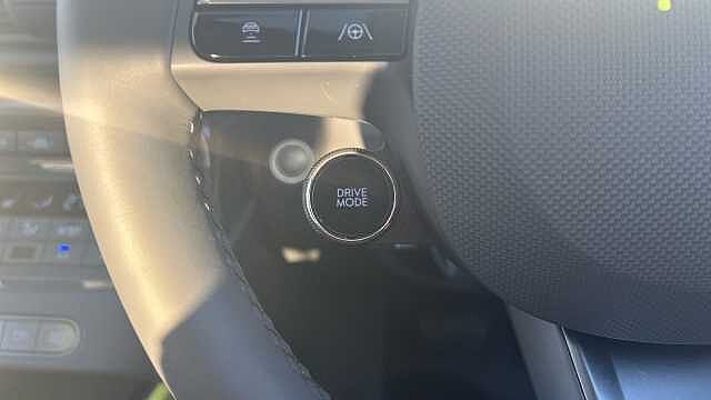 Hyundai INSTER Inster 5Dr HAT 85kW Cross 49kWh Natural Ivory