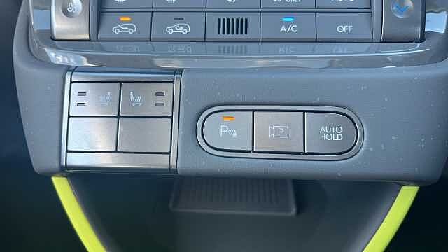 Hyundai INSTER Inster 5Dr HAT 85kW Cross 49kWh Natural Ivory