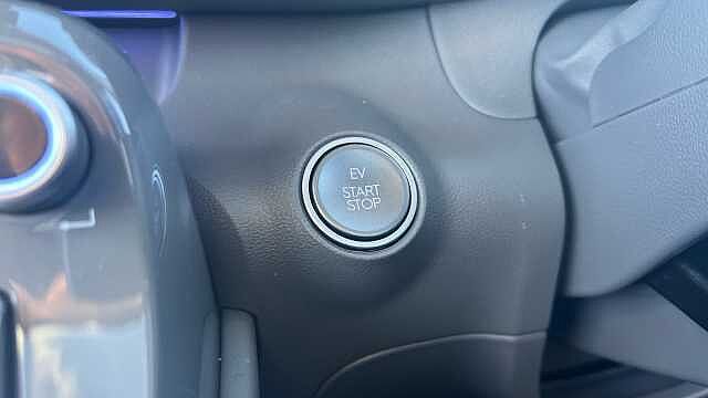 Hyundai INSTER Inster 5Dr HAT 85kW Cross 49kWh Natural Ivory