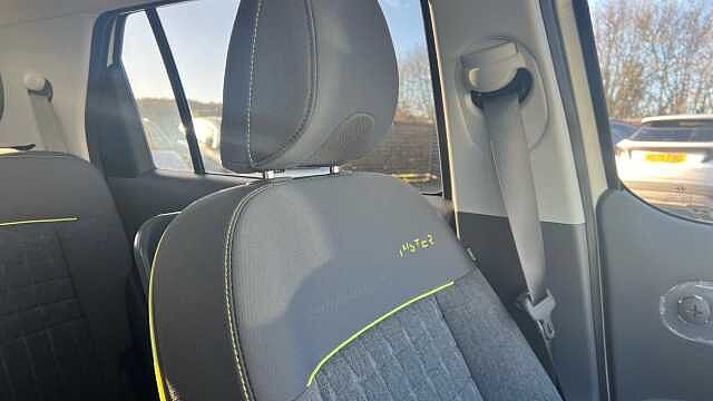 Hyundai INSTER Inster 5Dr HAT 85kW Cross 49kWh Natural Ivory