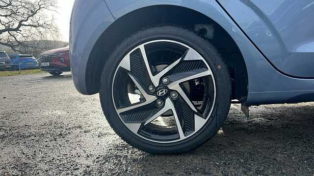 Hyundai I10 i10 5Dr HAT 1.2 MPi 79ps Premium NAV AU Meta Blue
