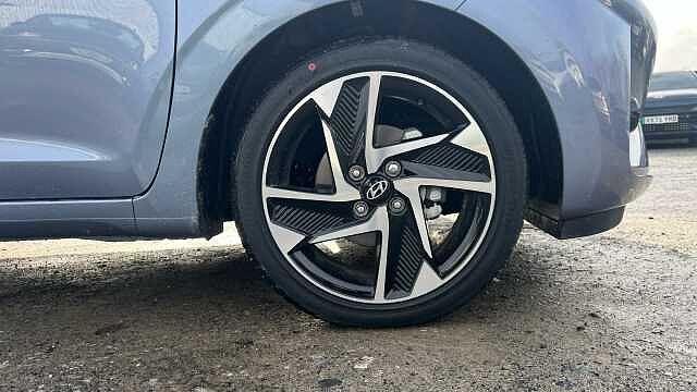 Hyundai I10 i10 5Dr HAT 1.2 MPi 79ps Premium NAV AU Meta Blue