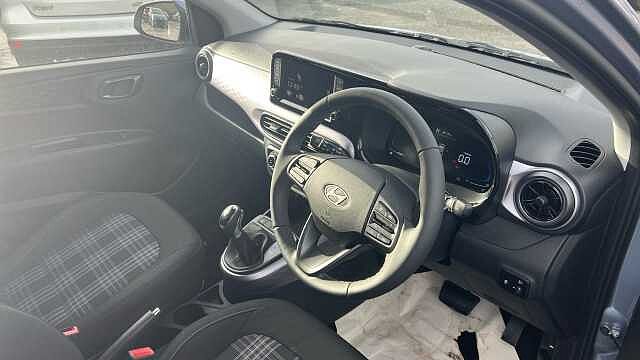 Hyundai I10 i10 5Dr HAT 1.2 MPi 79ps Premium NAV AU Meta Blue