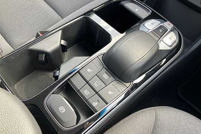 Hyundai IONIQ PREMIUM White