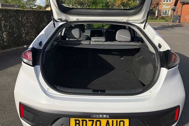 Hyundai IONIQ PREMIUM White