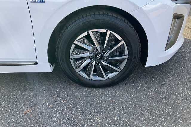 Hyundai IONIQ PREMIUM White