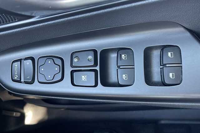 Hyundai KONA ULTIMATE Green