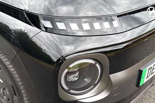 Hyundai INSTER CROSS Black