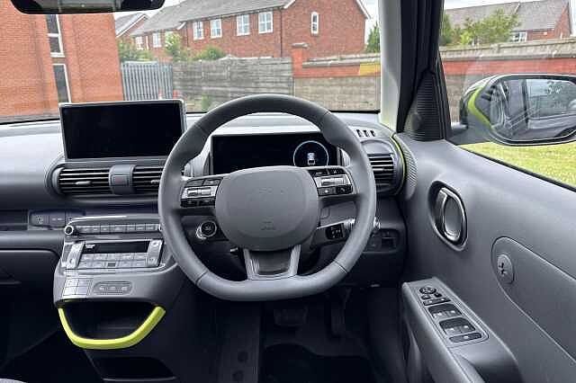 Hyundai INSTER CROSS Black