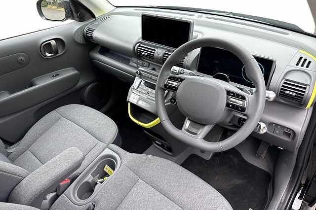 Hyundai INSTER CROSS Black