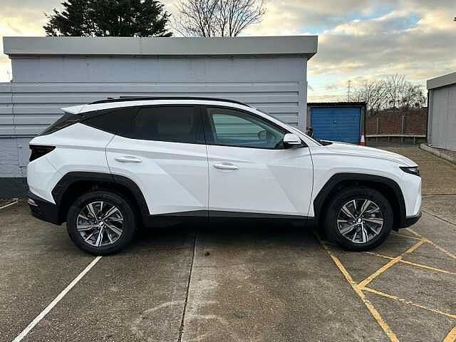 Hyundai TUCSON 1.6 T-GDi (230ps) SE Connect Hybrid Atlas White