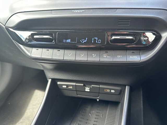 Hyundai BAYON 1.0 T-GDi (100ps) Premium 48 Volt MHEV DCT Red