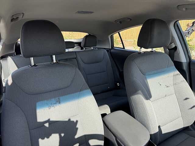 Hyundai IONIQ 100kW Premium 38kWh 5dr Auto