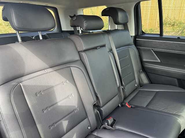Hyundai SANTA FE 1.6 TGDi Plug-in Hybrid Premium 5dr 4WD Auto Black