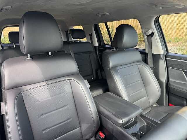 Hyundai SANTA FE 1.6 TGDi Plug-in Hybrid Premium 5dr 4WD Auto Black