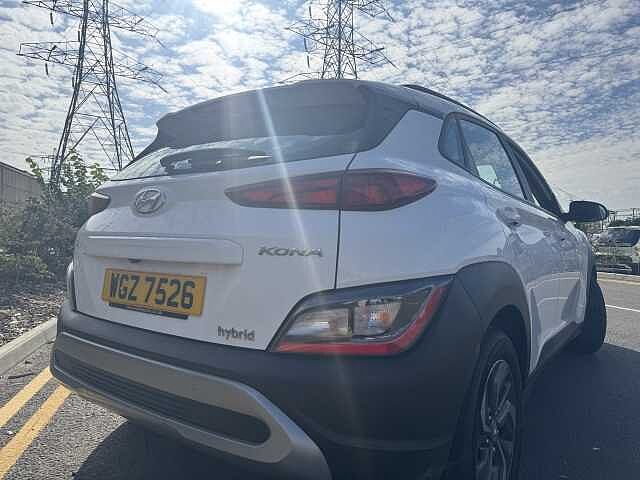 Hyundai KONA 1.6 GDi Hybrid SE Connect 5dr DCT White