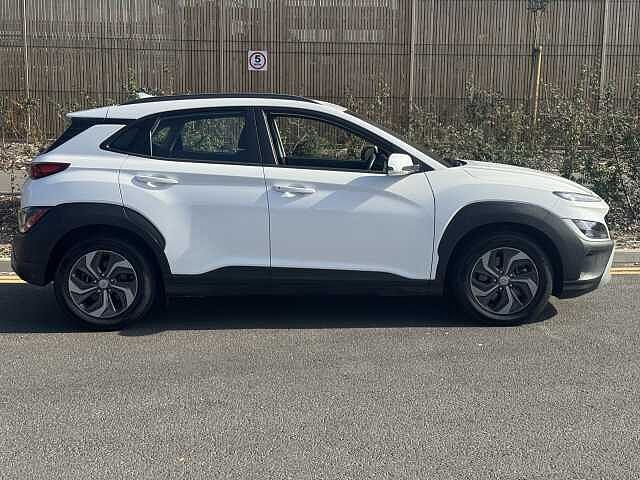 Hyundai KONA 1.6 GDi Hybrid SE Connect 5dr DCT White