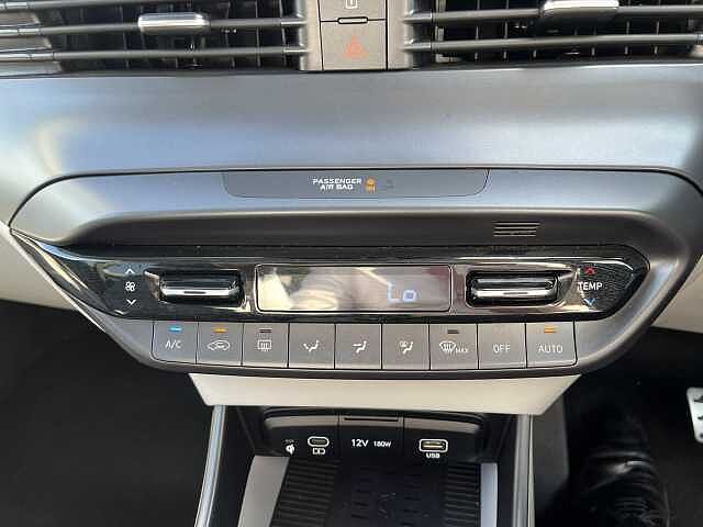 Hyundai BAYON 1.0 TGDi Ultimate 5dr DCT White