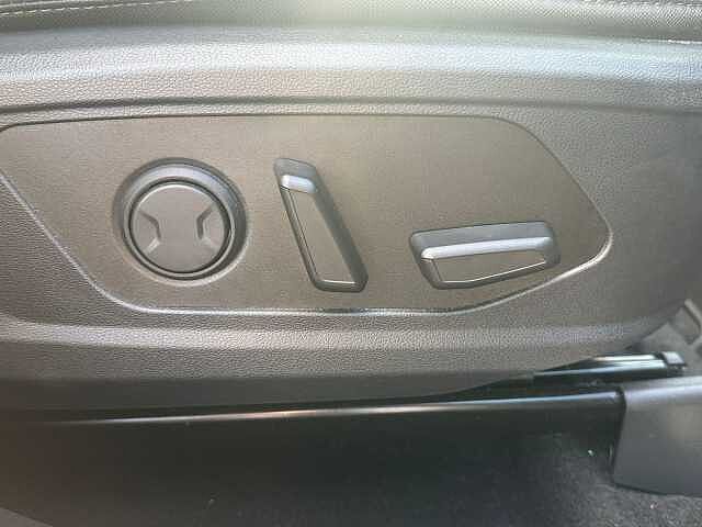 Hyundai TUCSON 1.6T Plug-in Hybrid Premium 5dr 4WD Auto Grey